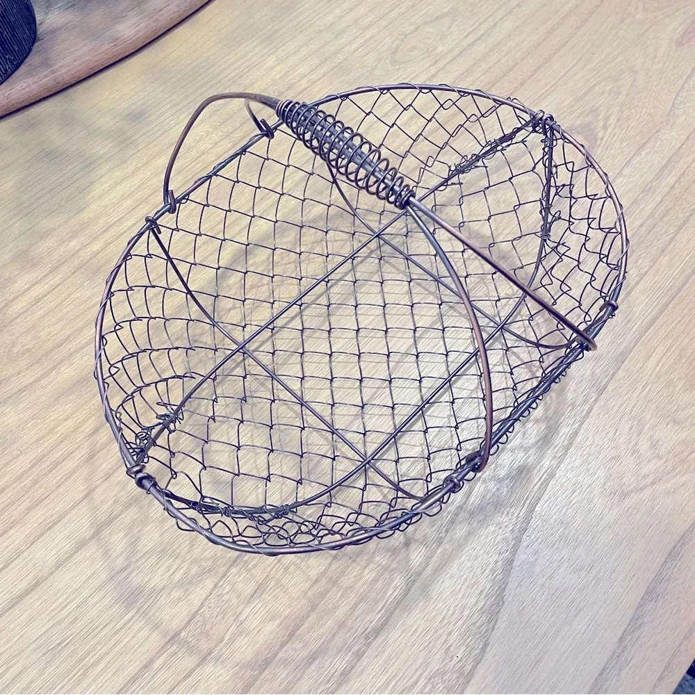 Vintage Rusty Wire Egg Basket with Handle,11” x8”
